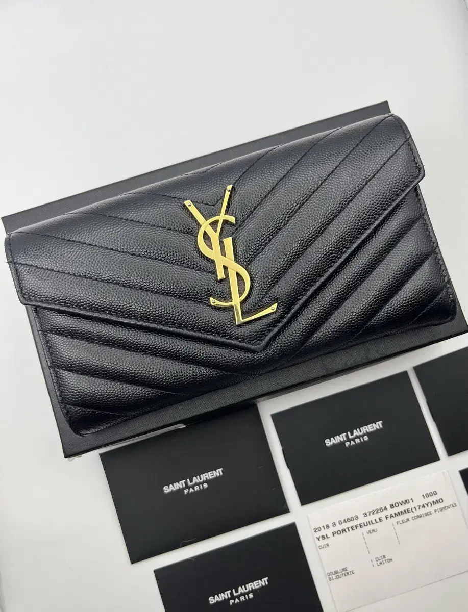 [새상품급]입생로랑 마틀라세 월렛 YSL 금장 장지갑